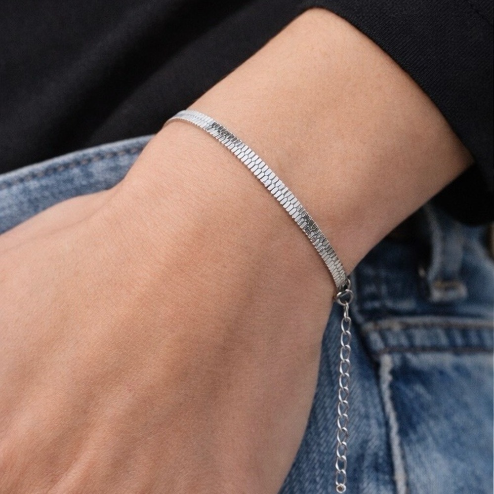 Brand New!! Stainless steel herringbone bracelet